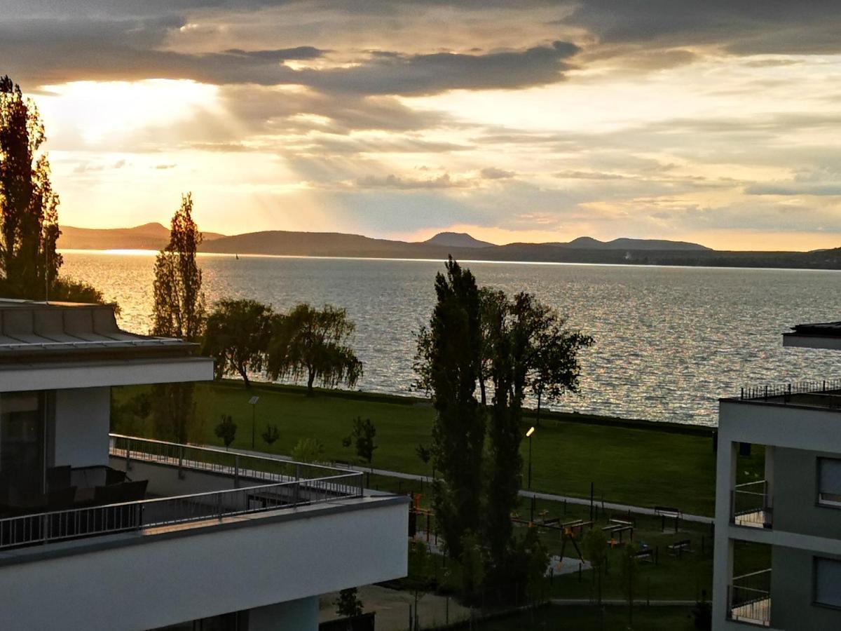 Silver Gray Appartment Balatonlelle Buitenkant foto