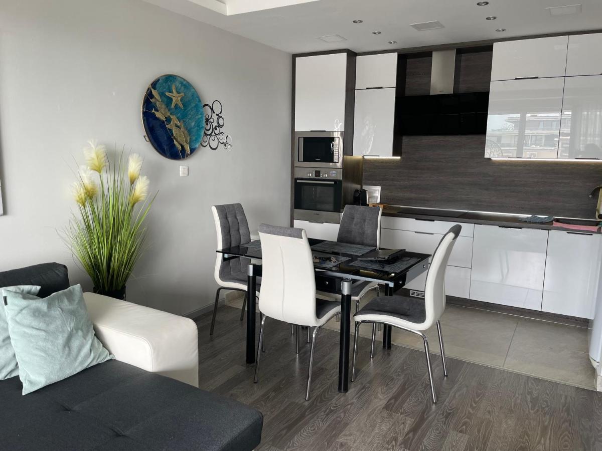 Silver Gray Appartment Balatonlelle Buitenkant foto