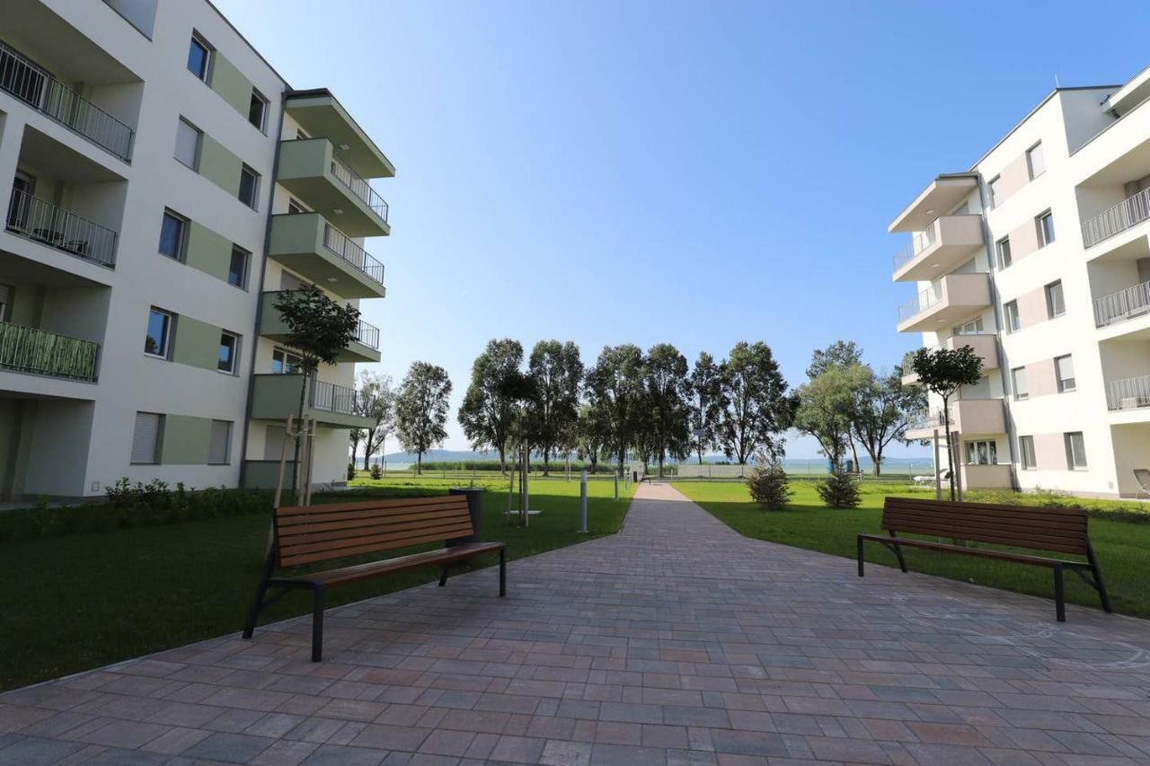 Silver Gray Appartment Balatonlelle Buitenkant foto