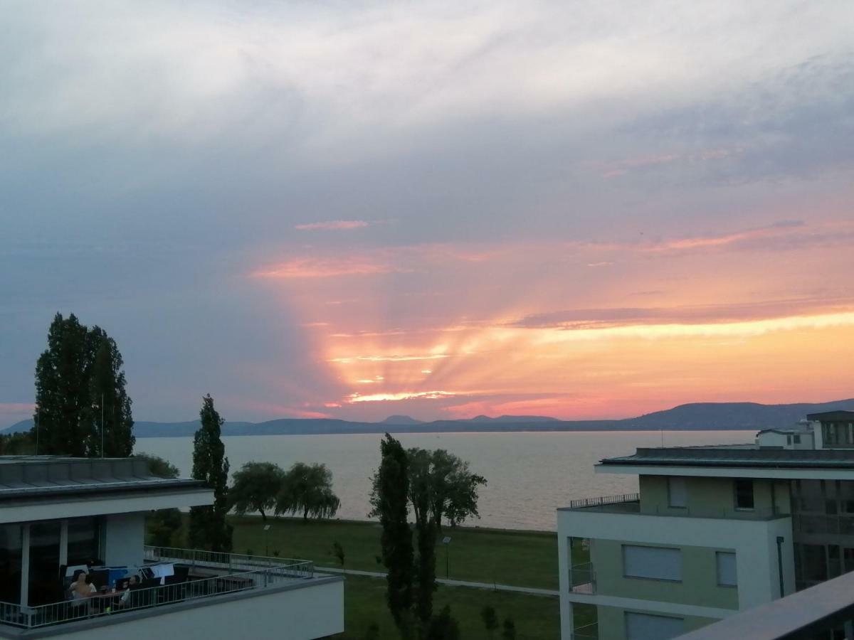 Silver Gray Appartment Balatonlelle Buitenkant foto